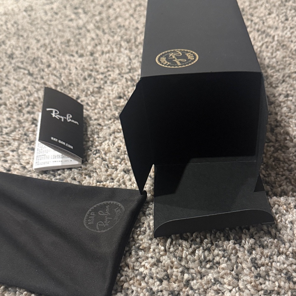 Ray-Ban ASAP Rocky - Black Sunglasses box and carrying bag - Picture 2 of 4